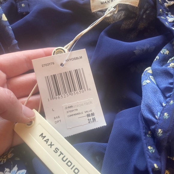 Maxstudio Square Neck Ruffle Cami - Picture 4 of 5